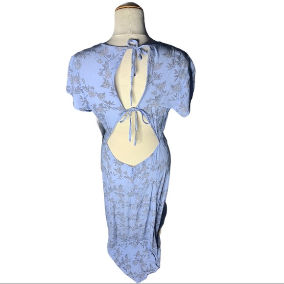 Urban Outfitters Blue Floral Open Back Maxi Dress - Picture 4 of 4